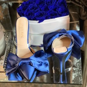 Azalea Wang Satin heel w/bow royal blue brand new